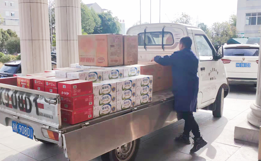 抗擊疫（yì）情（qíng），浙江17C.COM環保向蓮都區衛健委和疾控中心捐贈物資(圖1)